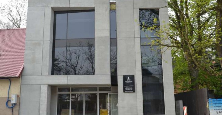 Cementowy dom redukuje zanieczyszczenia Cementowy dom redukuje zanieczyszczenia