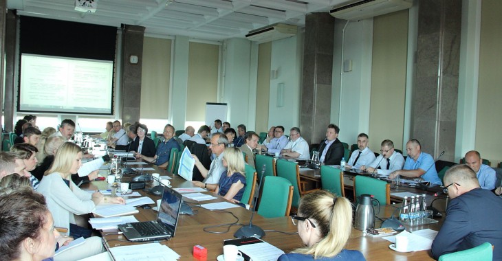 Pierwsze propozycje zespołu do spraw rozwiązań systemowych w geodezji i kartografii Pierwsze propozycje zespołu do spraw rozwiązań systemowych w geodezji i kartografii
