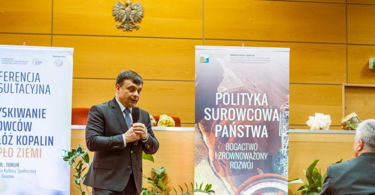 Rozwijamy geotermię w Polsce - konsultacje projektu Polityki Surowcowej Państwa Rozwijamy geotermię w Polsce - konsultacje projektu Polityki Surowcowej Państwa