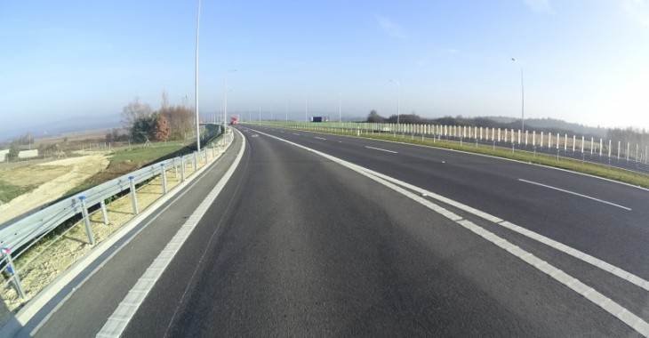 W tym roku do użytku zostanie oddanych niemal 500 kilometrów nowych dróg. Kończymy budowę szkieletu autostrad i dróg ekspresowych