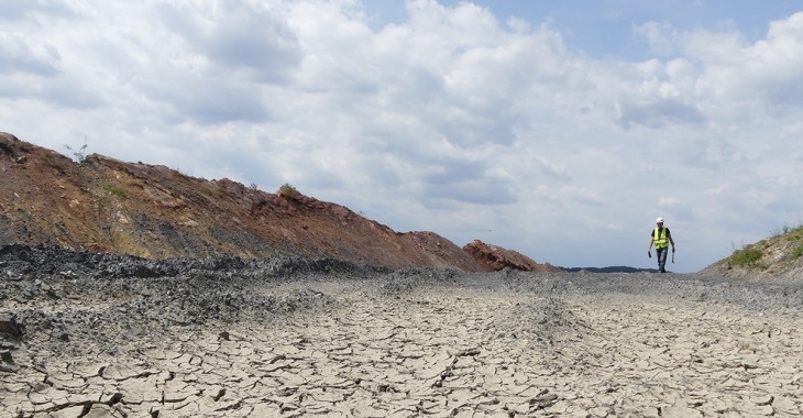 Pasjonaci szukają ciekawych skamieniołości w Miedziance Pasjonaci szukają ciekawych skamieniołości w Miedziance