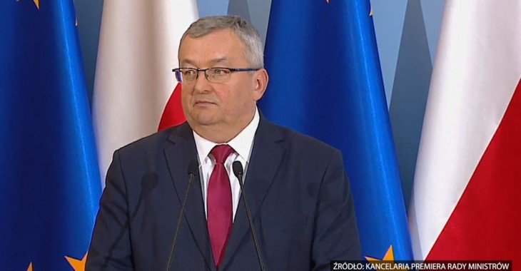 Minister infrastruktury: Wydłużenie uprawnień dla kierowców czy maszynistów nie stanowi zagrożenia. Bez tego groził nam paraliż transportowy kraju Minister infrastruktury: Wydłużenie uprawnień dla kierowców czy maszynistów nie stanowi zagrożenia. Bez tego groził nam paraliż transportowy kraju