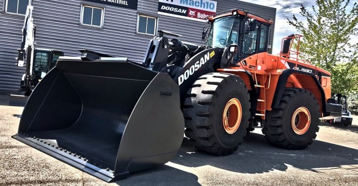 Nowa seria wydajnych łyżek uniwersalnych do ładowarek kołowych Doosan Nowa seria wydajnych łyżek uniwersalnych do ładowarek kołowych Doosan