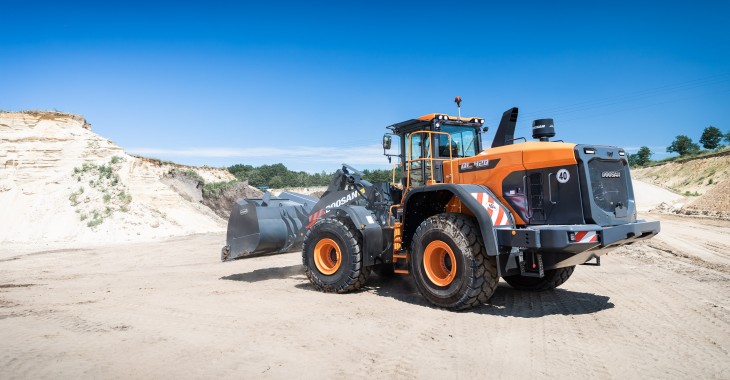 Doosan przedstawia nową ładowarkę kołową DL420-7 Stage V Doosan przedstawia nową ładowarkę kołową DL420-7 Stage V