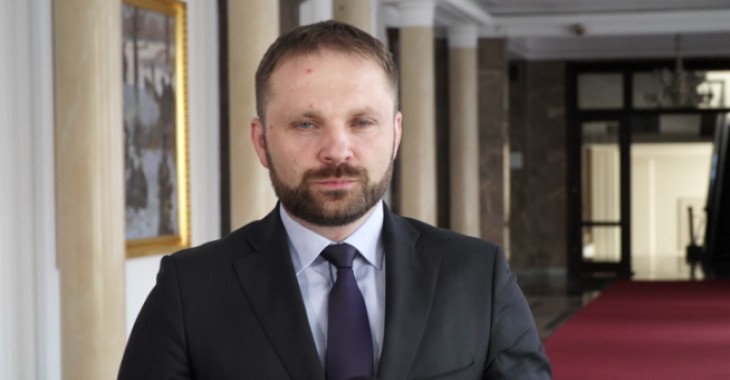 Trwają prace nad nowym systemem poboru opłat drogowych. Od 2021 roku będzie oparty na geolokalizacji i pozwoli płacić np. smartfonem Trwają prace nad nowym systemem poboru opłat drogowych. Od 2021 roku będzie oparty na geolokalizacji i pozwoli płacić np. smartfonem
