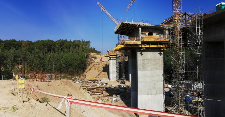 Budowa trasy S6 na odcinku Luzino - Szemud na półmetku Budowa trasy S6 na odcinku Luzino - Szemud na półmetku