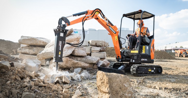 Doosan prezentuje nowe młoty hydrauliczne z serii HB