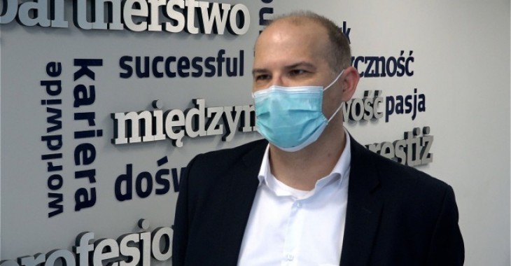 Pandemia ograniczyła rekrutacje w wielu branżach. Pracownicy są też mniej skłonni do zmiany pracy Pandemia ograniczyła rekrutacje w wielu branżach. Pracownicy są też mniej skłonni do zmiany pracy