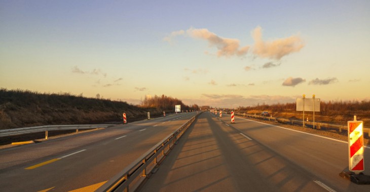 Kierowcy zyskają kolejne cztery i pół kilometra jezdni autostrady A1 Kierowcy zyskają kolejne cztery i pół kilometra jezdni autostrady A1