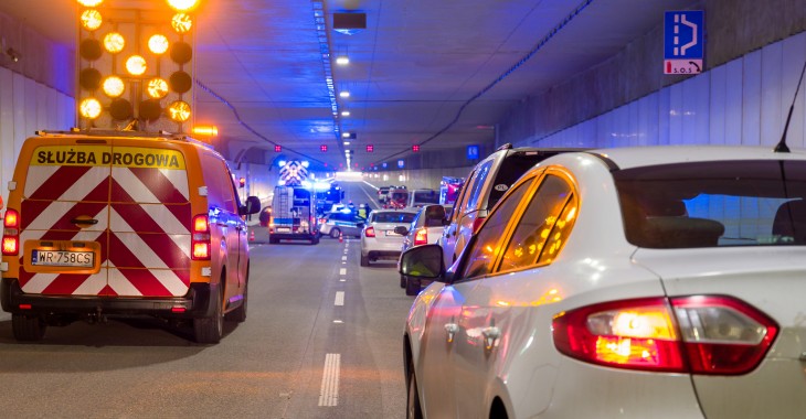 Tunel w oku kamer i pod nadzorem czujników Tunel w oku kamer i pod nadzorem czujników